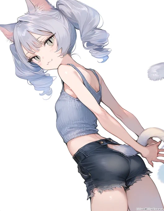 しっぽが気になるのかにゃ? 
