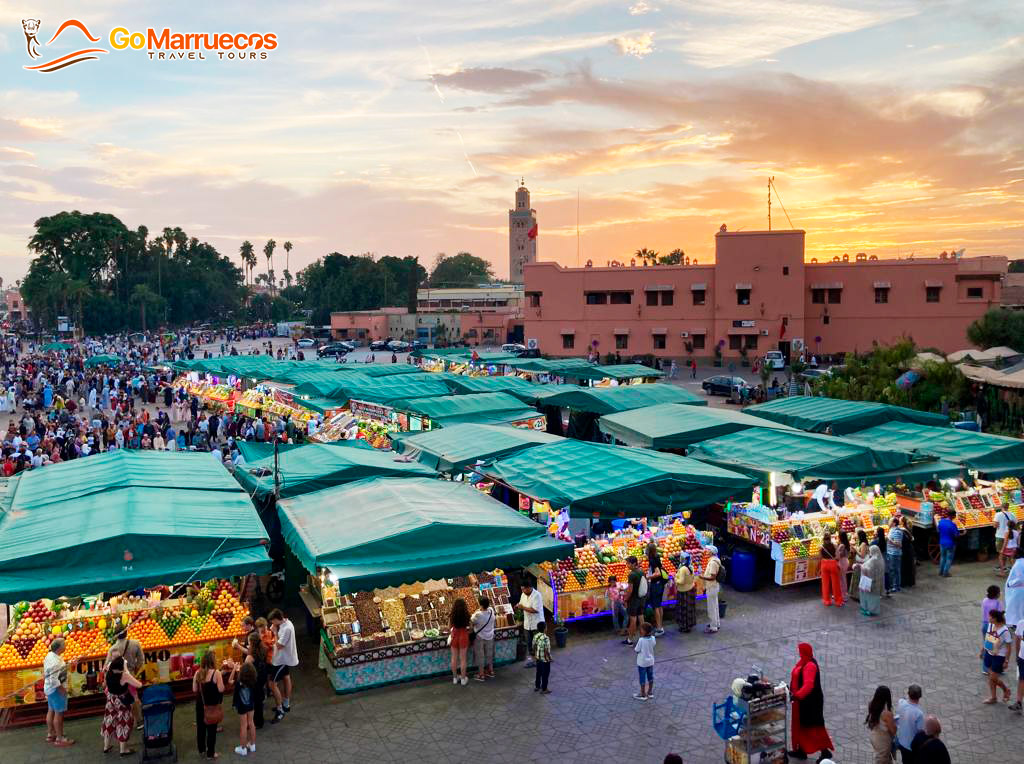 📍 Jemaa El Fna, the famous square of #Marrakech 🇲🇦❤️

#elfna #placeelfna #marrakesh #gomarruecostours #travelmaroc #travelafrica #marruecos #morocco #photography #travel #marroqui #marocaine #moroccotravel #instatravel