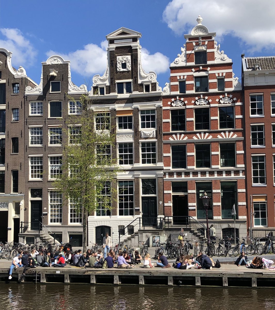 AmsterdamCSCC's tweet photo. Day 1 complete!

@DrPaulBehrens gave a fantastic keynote on understanding our interconnected crises from a complex systems perspective.

After lunch in the Amsterdam sun @UvA_IAS, our 40 amazing participants brainstormed projects to work on. 

We're excited about what lies ahead! https://t.co/mNKBOl44EF