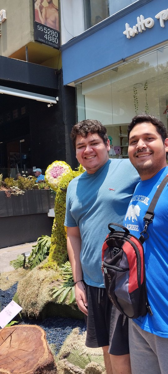 RamosAbarca's tweet photo. Fan de la señora que se ofreció a torme una foto y sabe tomar fotos la tkm 🫰🏽 https://t.co/VqBr5kc1OS