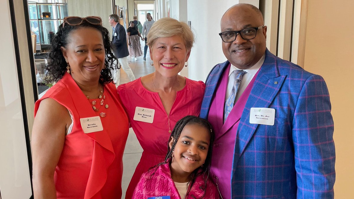 Seasons Village does incredible work in our community uplifting single mothers and their families. I was honored to join them at their annual Celebrating Mothers Event yesterday.