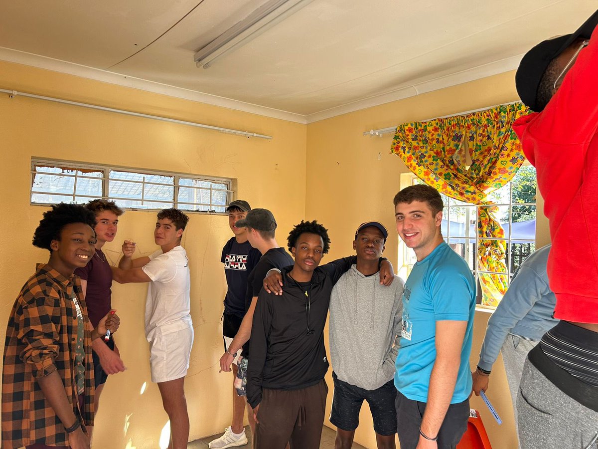 A massive well done and thank you to the young gentlemen of #StDavidsMaristInanda for planning and decorating a “fantasy room” at the Alex Nursery School today. We’re proud of you. 💙