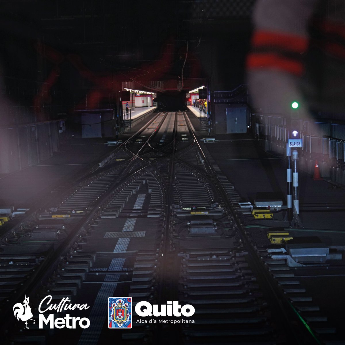 🚇 #ElMetroDeQuitoRenace | 23h00 Cuando vemos esa luz sabemos que miles de usuarios están llegando a su destino y eso nos anima a seguir dando todo para brindarte un servicio de calidad. Gracias por viajar hoy con nosotros, mañana te esperamos 😉. #CulturaMetro #QuitoRenace