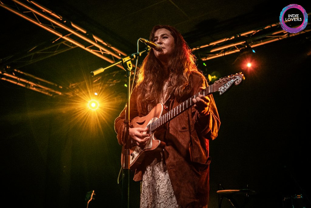 El sábado volvimos a dejarnos seducir por la melancolía de @widowspeaking en su vuelta a Barcelona, en @lanaubcn, vía @Primavera_Sound. Una noche que abrió @JRbonecollector. Fotocrónica y setlist, en nuestra web! indielovers.org/widowspeak-la-… 📷 @meritxula