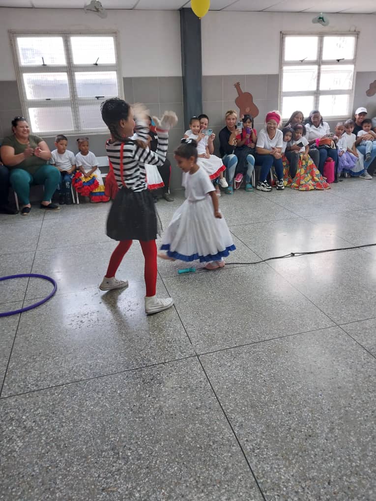CeinAndresBello's tweet photo. CELEBRANDO EL DÍA DE LA DANZA CON INVITADOS ESPECIALES @_LaAvanzadora @MPPEDUCACION @cdcectraheroica https://t.co/U2pNNg7Ex2