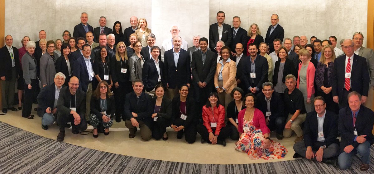 Rare group photo from an Intergroup meeting some years ago. @eaonc @SWOG @ALLIANCE_org @NRGonc @theNCI A lot of great cancer researchers in this pic.