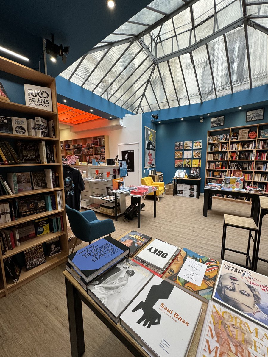 MoBizet's tweet photo. Découverte de la Librairie MacGuffin, près de Cluny à Paris (Metro ligne 10), entièrement dédiée au cinéma et ouverte depuis peu (fin 2023). https://t.co/MyfOH2IEh9