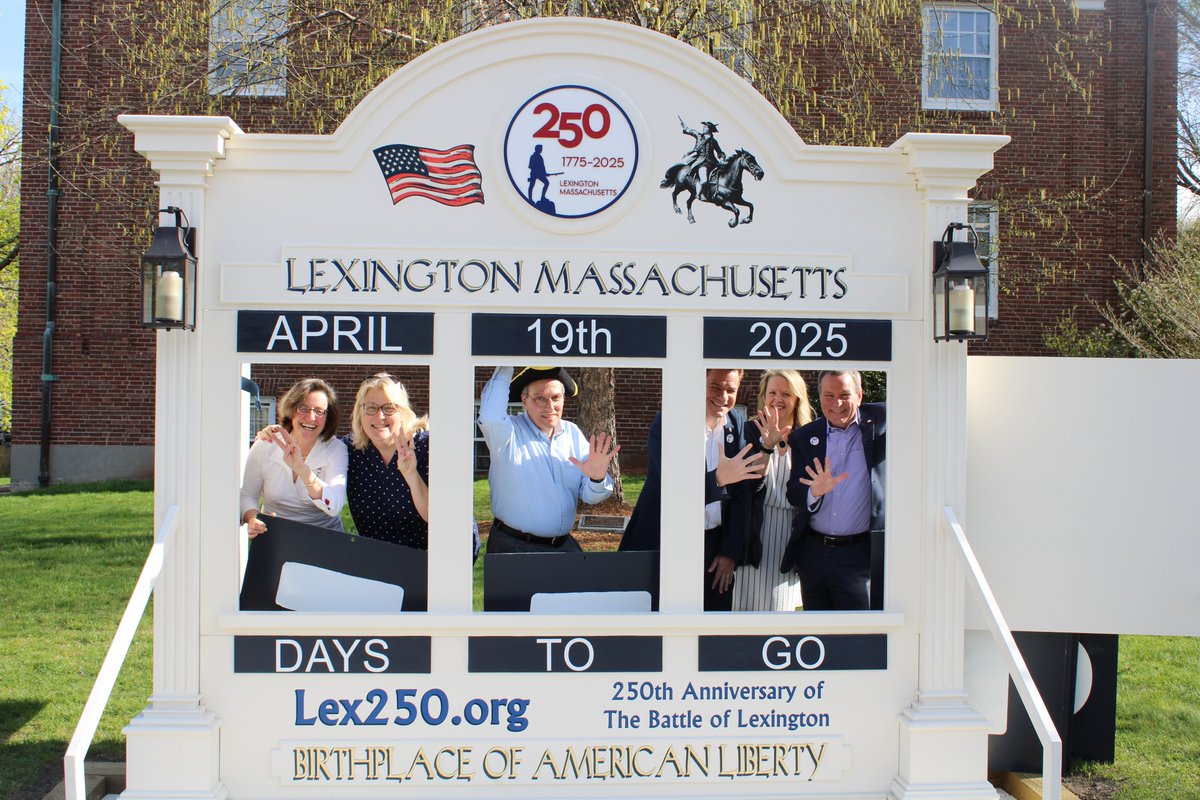 Ever wondered how many people it takes to change one number on a calendar? This morning, @TownOfLexMA Select Board, Town Manager, and Deputy Town Manager joined forces as today’s #CalendarKeepers for #Lex250. Follow the #CountdownTo250 every day!