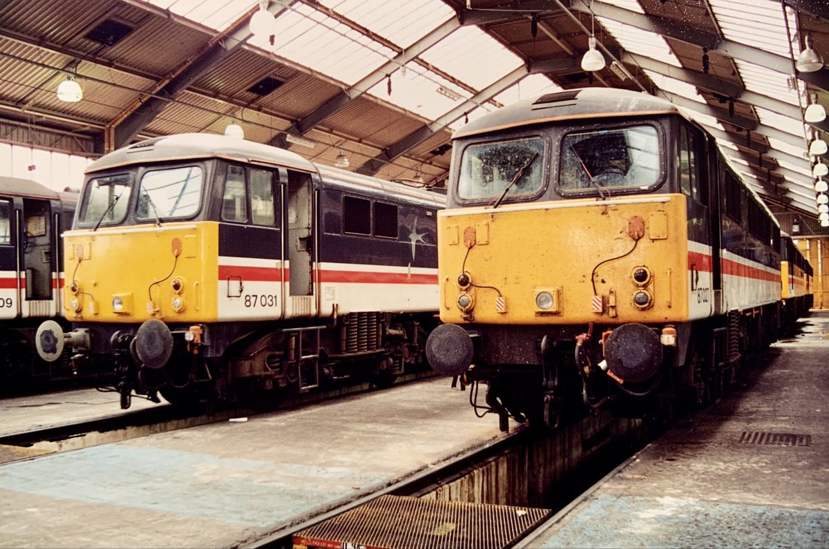 I’ve always said an empty Depot is a good depot, but I’ll make an exception for the incredible Willesden TMD. 1A. The legendary Class 87 locomotives ‘Wolf’ and ‘Hal’ sit astride with ‘Birmingham’ to the left. So proud to gain the keys of this depot in 1994.