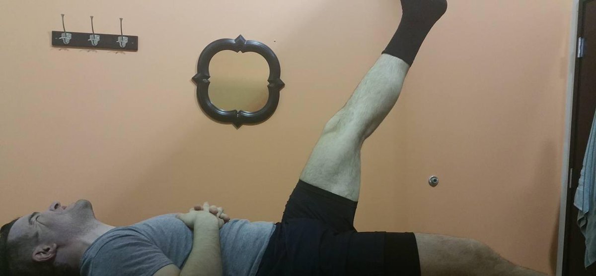 Stretchguy_CJ's tweet image. “Why does my lower back hurt?”
Hamstring tightness, posterior chain weakness, &amp;amp; limited ROM can be the cause of your lower back pain. 
Before (L) the session 
After (R) the session 
#YourFriendlyNeighborhoodStretchGuy #WithABeard #CoachChris