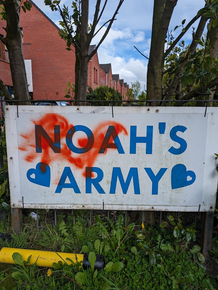 It takes a certain kind of imbecile that would go to the trouble of getting a can of spray paint, & defacing the Noah's Army sign I erected.

Well done ya feckin moron, who ever you are.

#NoahsArmy 

#StrongerTogether

#JusticeForNoahDonohoe