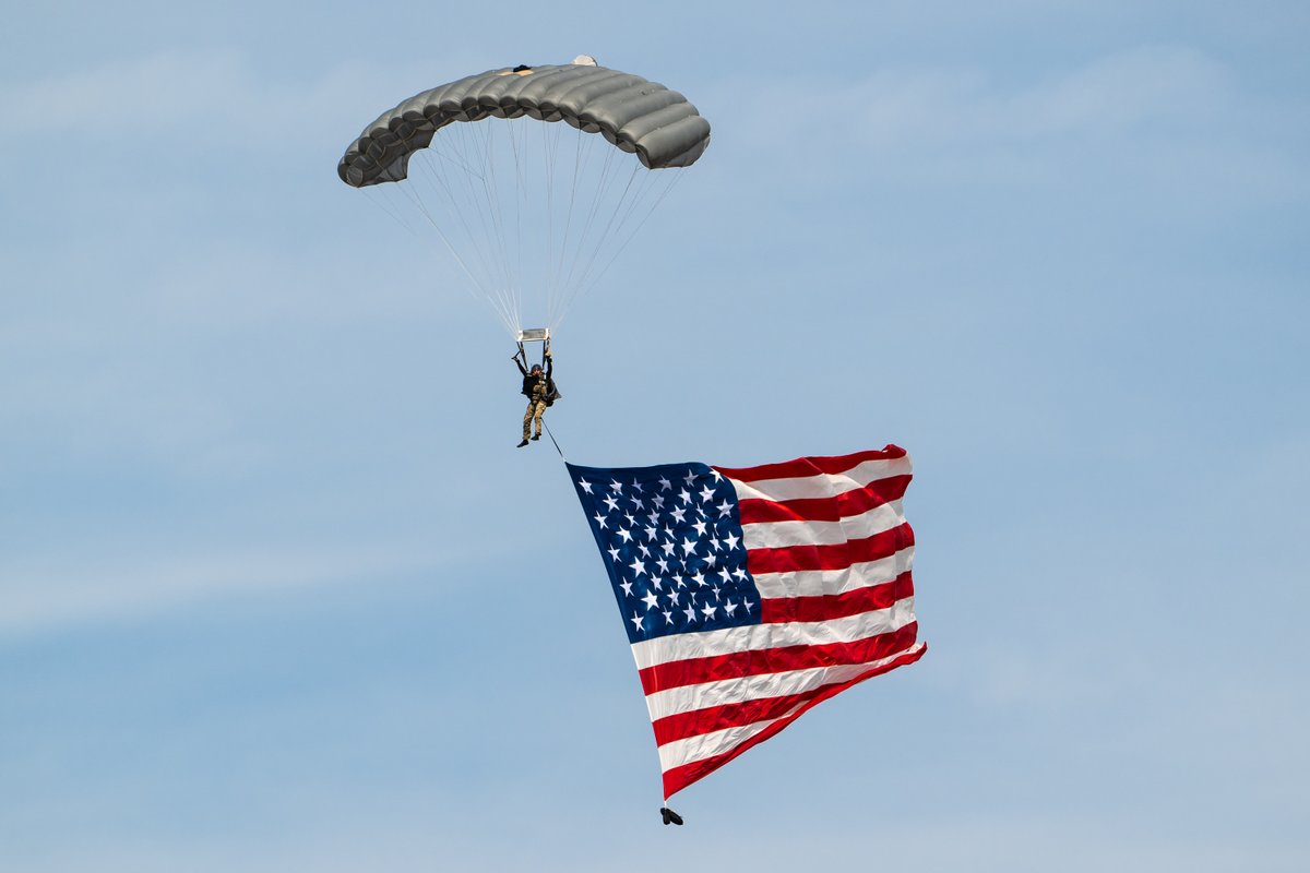 Brought to you courtesy of the Red, White and Blue 🇺🇸 A PJ from the Kentucky ANG’s 123rd Special Tactics Squadron parachutes into the Ohio River as part of a demonstration during the #ThunderOverLouisville air show in Louisville, Ky., April 20. #SpecialTactics #Pararescue