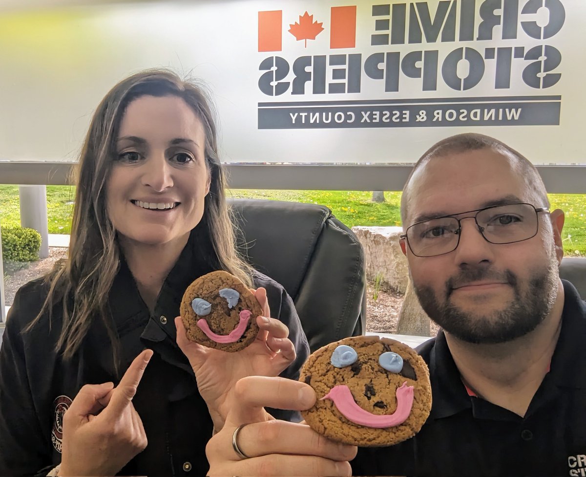 Thank you @LaSallePoliceON Dispatch for the Smile Cookies! 🍪😊 Proud to live in a place that supports our community. Don't forget to grab a Smile Cookie at Tims April 29th -May 5th. #CharitiesSupportingCharities #CommunityConnections