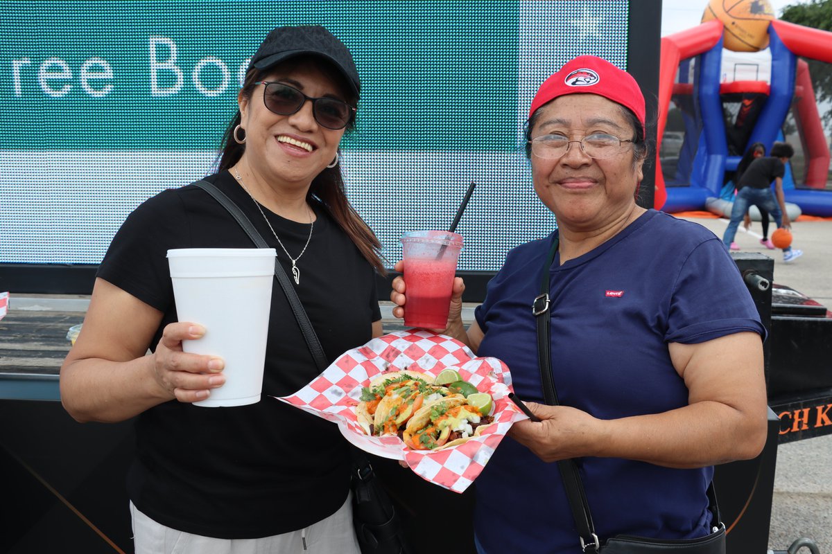 Celebrating our district's diversity at the first Taste of Alief! Thank you to everyone who made it such a memorable day! Check out the photos from this amazing event: aliefisd.smugmug.com/Events/Distric… @aliefisd #TasteOfAlief