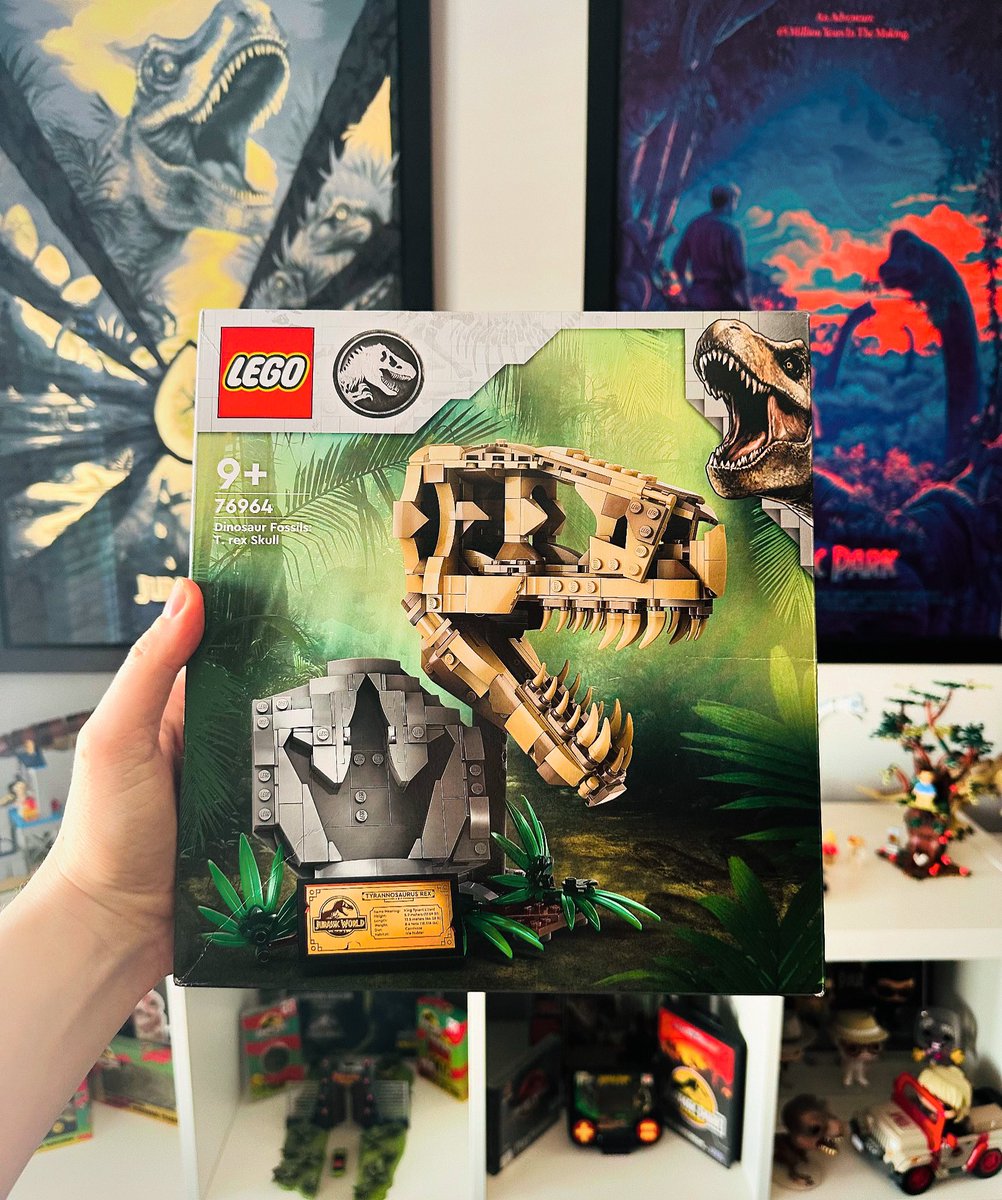 I love being a 41 year old man child that enjoys building Lego 🦖