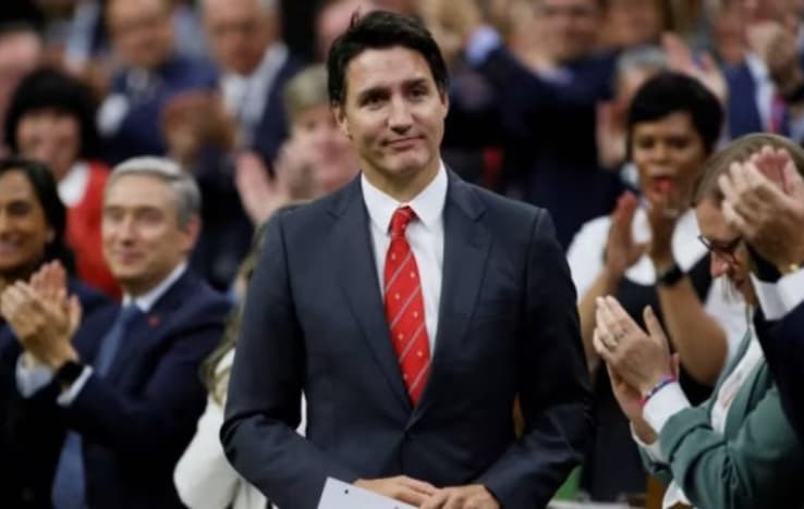 Canadian Prime Minister Trudeau and opposition leader Poilievre addressed pro-Khalistan slogans during Khalsa Day celebrations, pledging to protect Sikh rights and uphold the Canadian Charter of Rights and Freedoms.  #Trudeau2025  #khalistanslogans #KhalsaDay