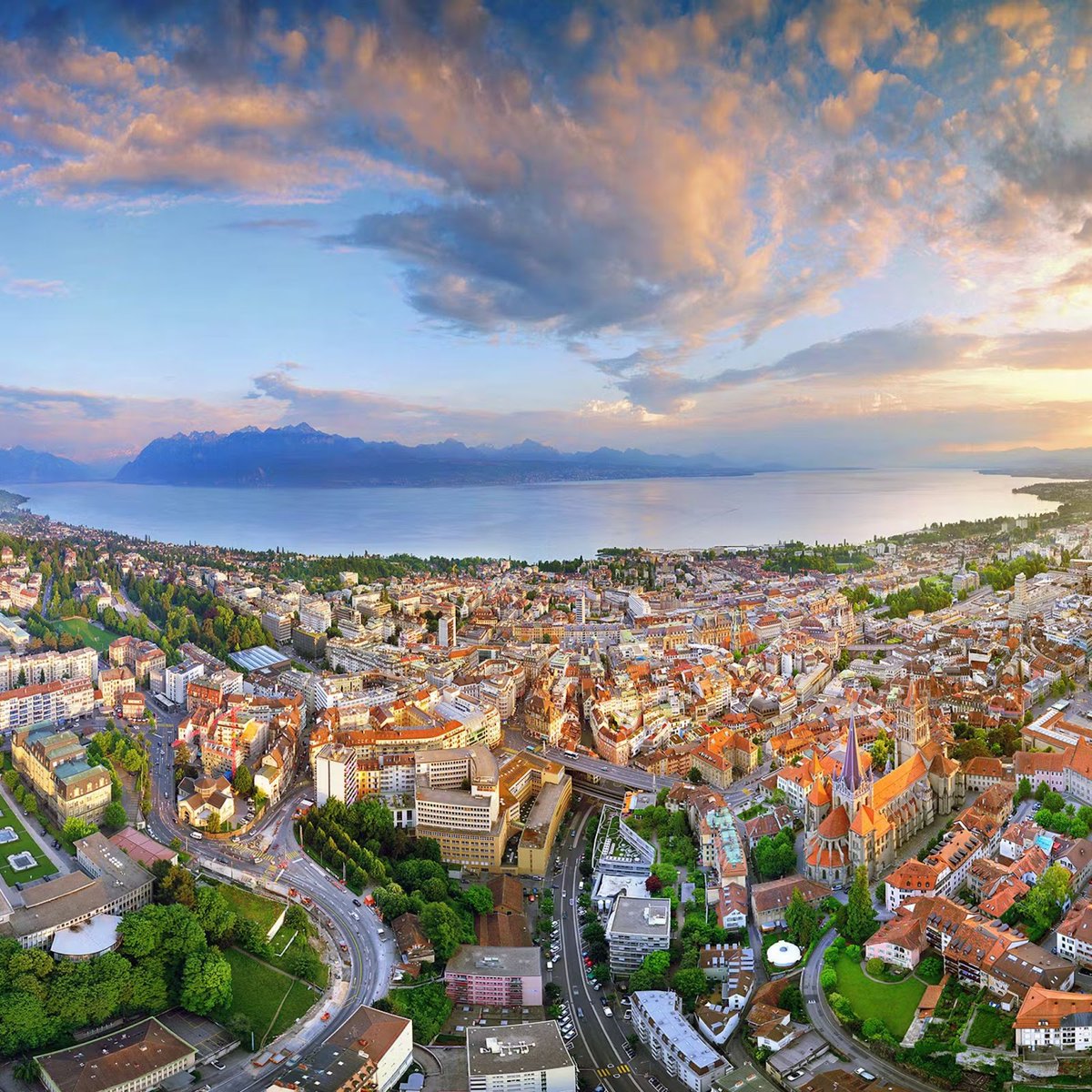 Decode Swiss bureaucracy, discover your ideal neighborhood, and master banking basics.  
Dive into our guide now and embark on your journey to Swiss Riviera bliss!
--
expaty.com/moving-to-laus…
.
#banking #swissbanks #ubs #creditsuisse