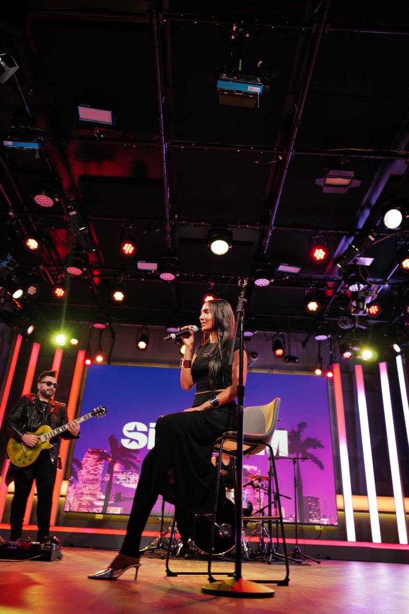 Bienvenidos al YANG era después de la tormenta SIEMPRE llega la calma. 🥹🤍 estoy orgullosa de todos los que hemos luchado pa salir del otro lado.
“No me importa perderme si es pa encontrarme conmigo otra vez”
Escucha el preview de mi próximo sencillo YANG (bossa) por <a href="/SIRIUSXM/">SiriusXM</a>