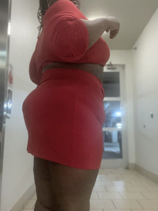 90 degrees 💃🏾 https://t.co/atQ419EXsh