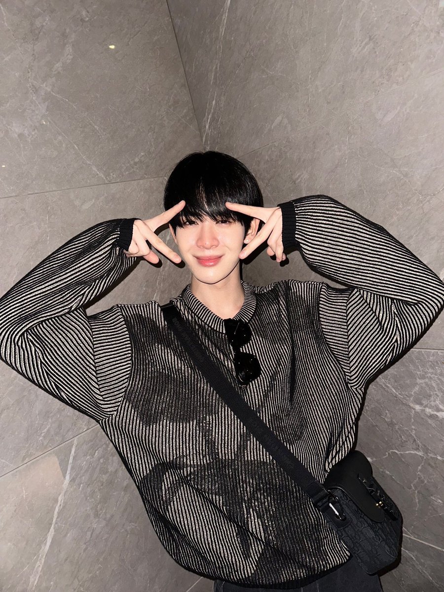 JPornprasertsuk's tweet photo. 🤍🤍🤍Retweet please 🤍🤍🤍
ขอบคุณแม่ๆพี่ๆเจียเจียเม่ยๆที่ช่วยรีทุกวันเลยย 🥹

🤍🤍🤍#VoteForJamesSu (30April)🤍🤍🤍

🎁รีโพสนี้300🔁แลกคะแนนให้เจมส์ศุ

300🔁=300คะแนน

1️⃣Posting tweets with this link(https://t.co/UriXEakVdL ) calling for voting. https://t.co/S1oVRtHih8