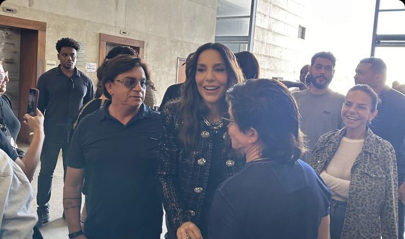 Ivete com a dupla Chitãozinho & Xororó nos bastidores da coletiva do #RockInRio40Anos.