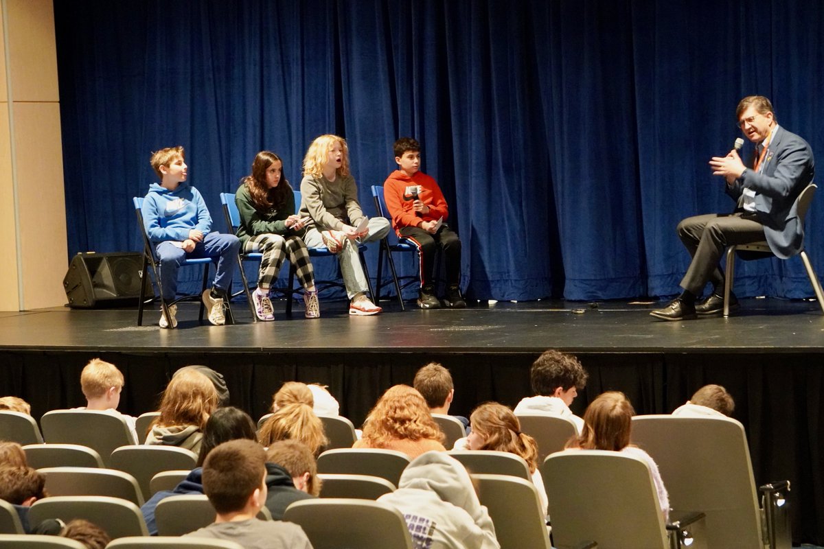 I’m always glad to have the opportunity to visit our students. Last week, I visited Caruso Middle School and @Edgewood112 to answer questions about the many things happening at home and around the world, as well as share with them what it’s like to work in Congress.