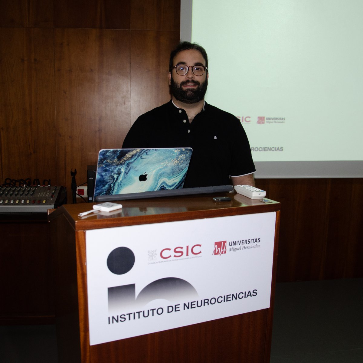 🎉 Enhorabuena al recién nombrado hoy Dr. Adrián Portalés Montes por su defensa de #TesisIN y felicitaciones a su directora de Tesis, la Dra. Sandra Jurado <a href="/LabSjurado/">SJurado_LAB</a>🎉