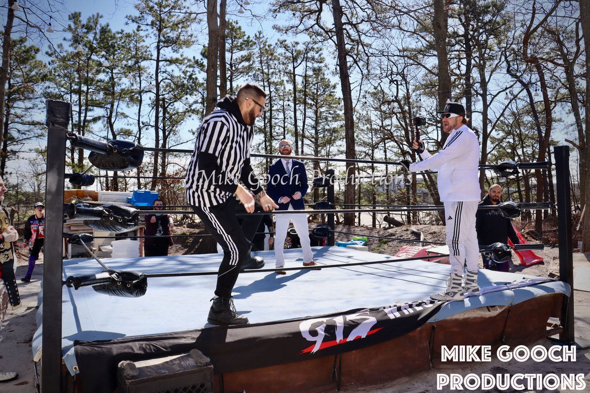 The Special Guest Referee by #MikeGoochProductions 

#photography #nycphotographer #FollowThisPhotoGuy #wrestling #indyWrestling #ringsidephotography #SHARETHISPOST #GTSWrestling #GTS #GrimAMania #WWERaw

@TannyrWilson @GrimsToyShow @mewingwang