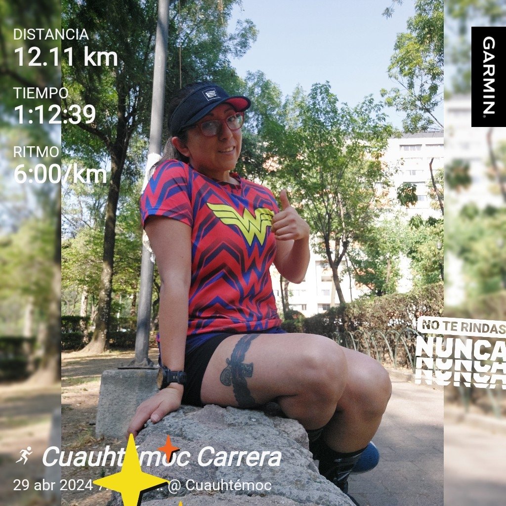 ¡Feliz inicio de semana! Iniciamos con mucha energía, fuerza más unos buenos kms 💪🏃‍♀️♥️👟, pasenla genial 😉. #CorrerMeHaceBien @ReyLoborebelion @templorunner