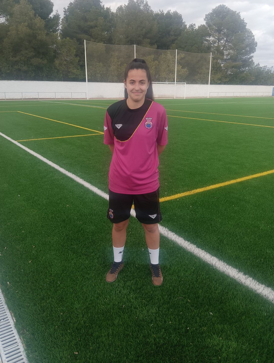 Nuestra jugadora del primer equipo Femenino, Carla Gómez Dapica 'Mini', ha sido convocada por la selección de Castilla-La Mancha para la fase final del campeonato de España. El día 8, nos vamos a Alcázar. ¡¡¡Enhorabuena, campeona!!! ⚔🏆⚽️