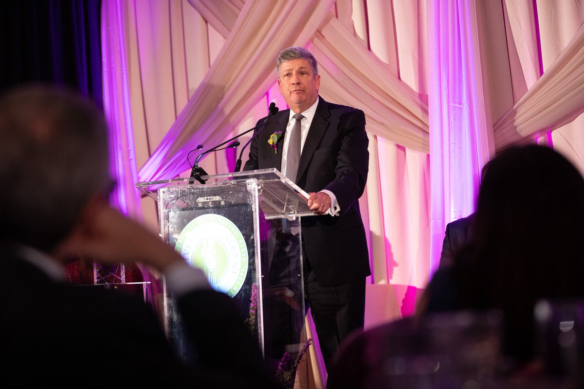 Congratulations to John D. Porcari, MPA ’85 on receiving the Milk Excellence in Public Service Award at @ualbanyalumni's annual gala. John is a managing partner at 3P Enterprises and credits @RockefellerColl with providing the skills he needed to have a long & successful career.