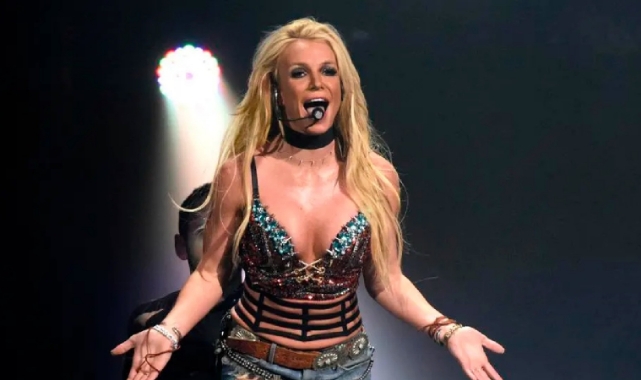 Britney Spears artık tamamen özgür: Dünyaca ünlü ABD'li şarkıcı Britney Spears, babası Jamie Spears​’ın 13 yıllık vasiliğinin kaldırılması için verdiği yasal mücadeleyi kazanmış ve özgürlüğüne kavuşmuştu. Şarkıcı,… dlvr.it/T69xW9 #TürkçeMüzik #MüzikHaberleri #Müzik