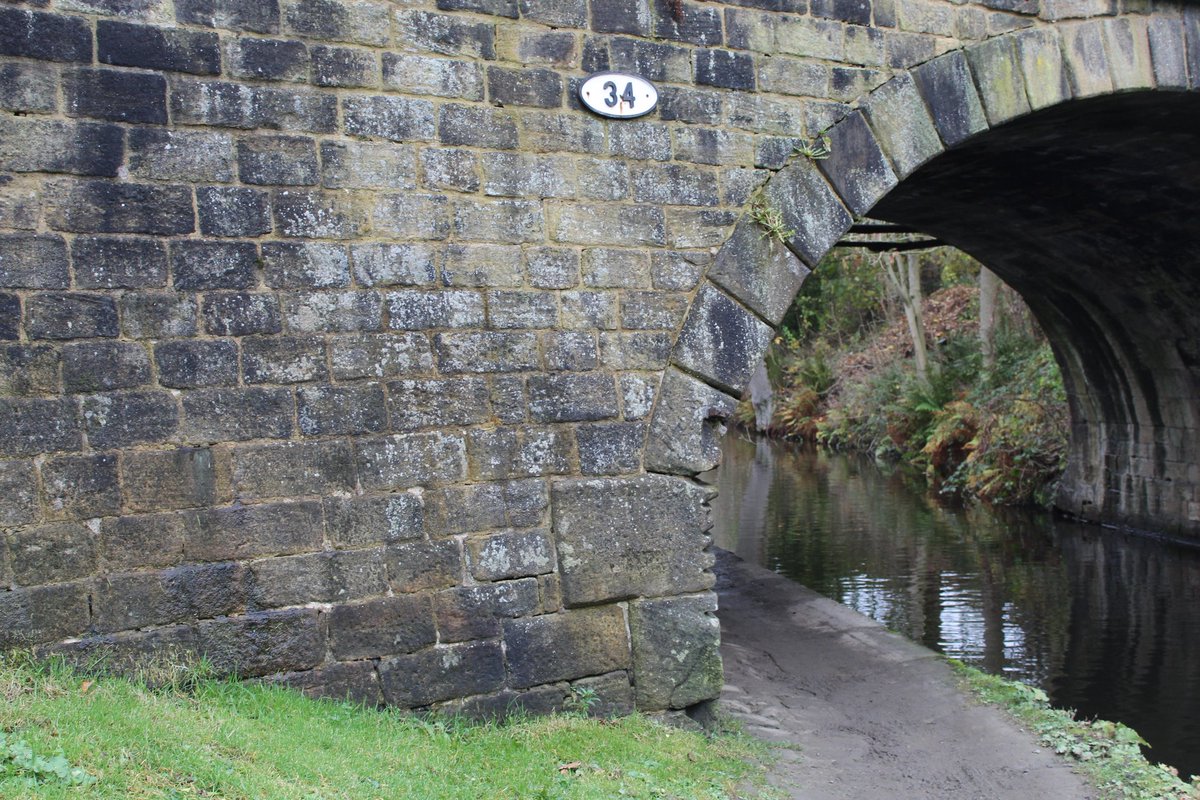 Hollings Bridge No 34 .. Rochdale Canal #Walsden #WestYorkshire #Bridge #LifesBetterByWater