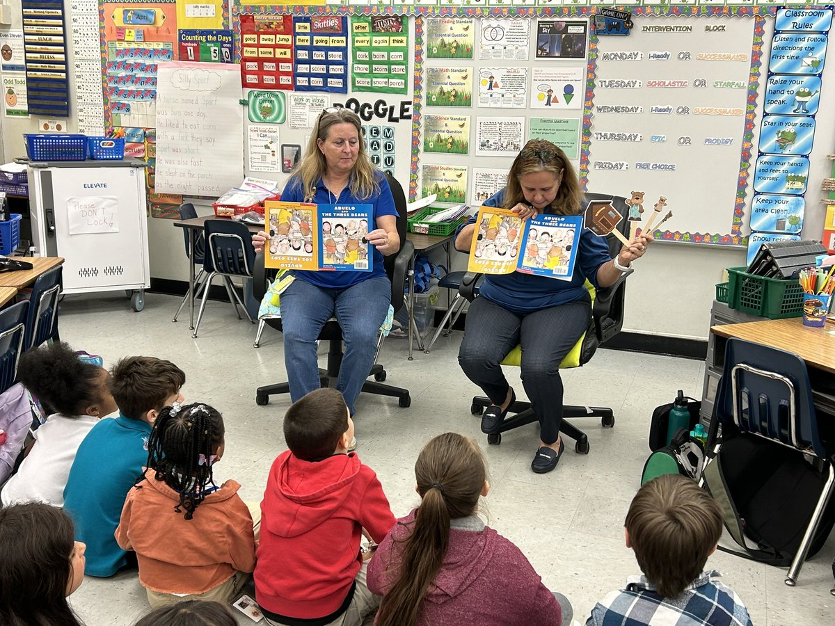 It was my absolute pleasure to participate in 2024 Dia de los Ninos and read “Aiello y los Tres Osos by Jerry Telli with Ms. Orta from the Dual Language Department. We read to a Kindergarten and First Grade class at Boulevard Heights ES.