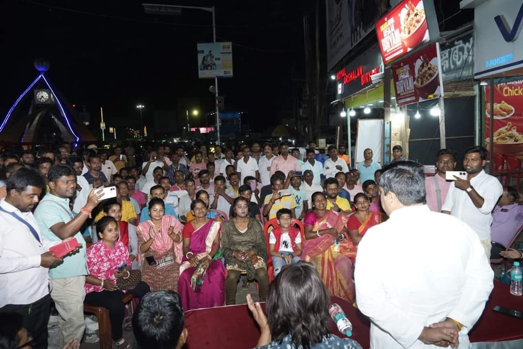 Election is Over at Balurghat Loksabha constituency, Still Candidate of Balurghat and State President Dr Sukanta Majumdar serving people of Balurghat,asking them about their needs and problems 
BJP a party with difference in real meaning 
Today At Gangarampur, Balurghat