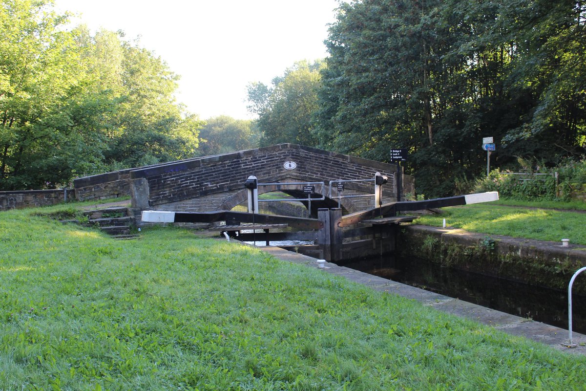 Joe Kayes Bridge No 5 .. Huddersfield Broad Canal #Huddersfield #WestYorkshire #Bridge #LifesBetterByWater