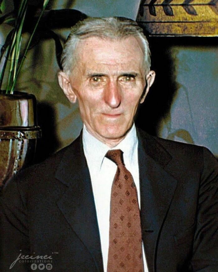 An 81-year-old Nikola Tesla, 1937. Color by Jecini. See more: bit.ly/3rkJyO4