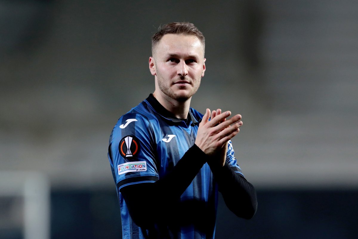 🚨(🌗) | Teun Koopmeiners (26) has the chance to reunite with his former @AZAlkmaar coach Arne Slot at Liverpool. ↪️ With @LFC already making contact to work on a possible deal. Juventus are also interested but his £42M price tag is too high for them ☎️✅ — @SportMediaset