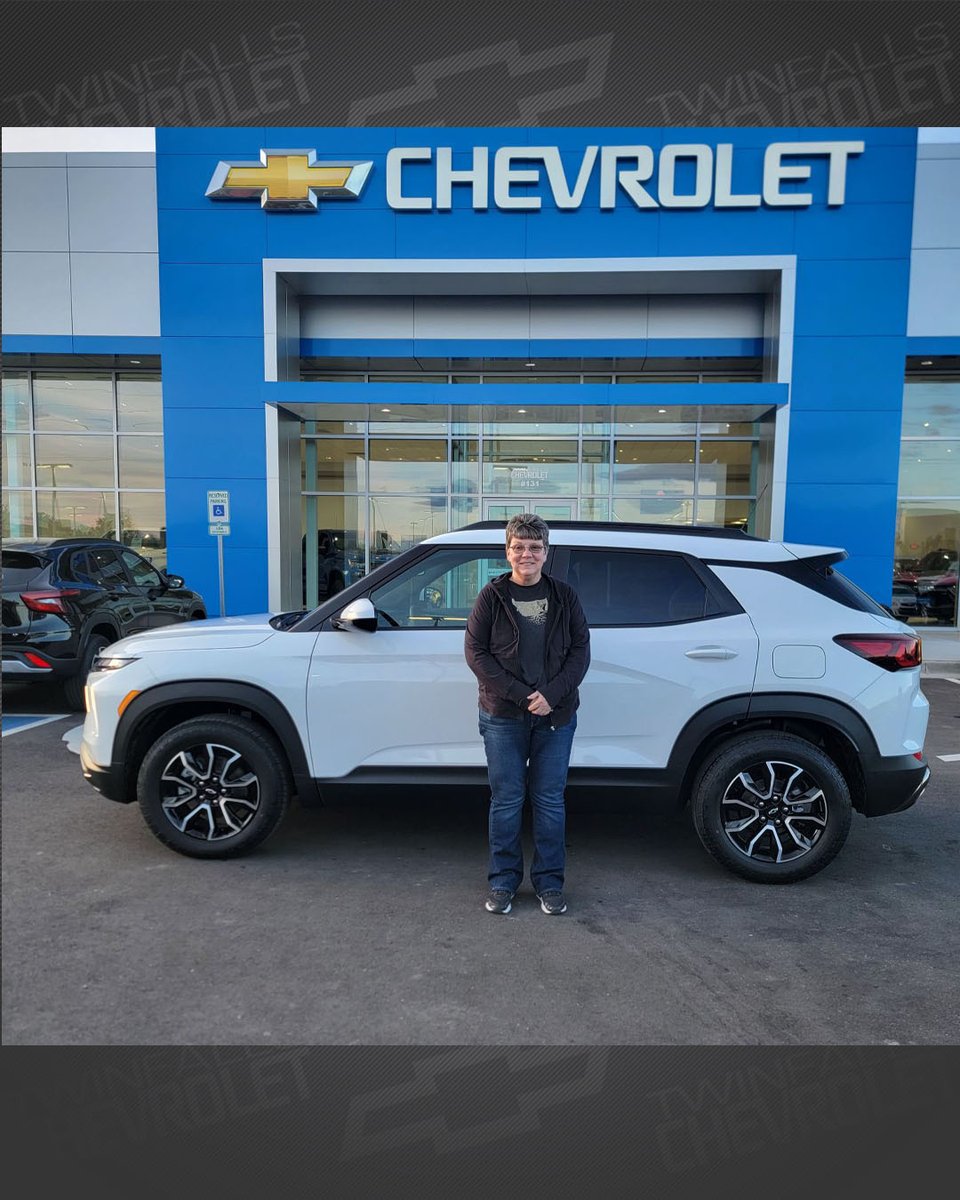 🚨New Trailblazer Owner Alert🚨

👏Congratulations, Maxine!

She recently moved from Montana & upgraded from her 2018 Trax for a Summit White 2024 Chevy Trailblazer Activ, when working w/ Gustavo.

Thank you for joining the Twin Falls Chevrolet Family!

#twinfallsidaho #chevy