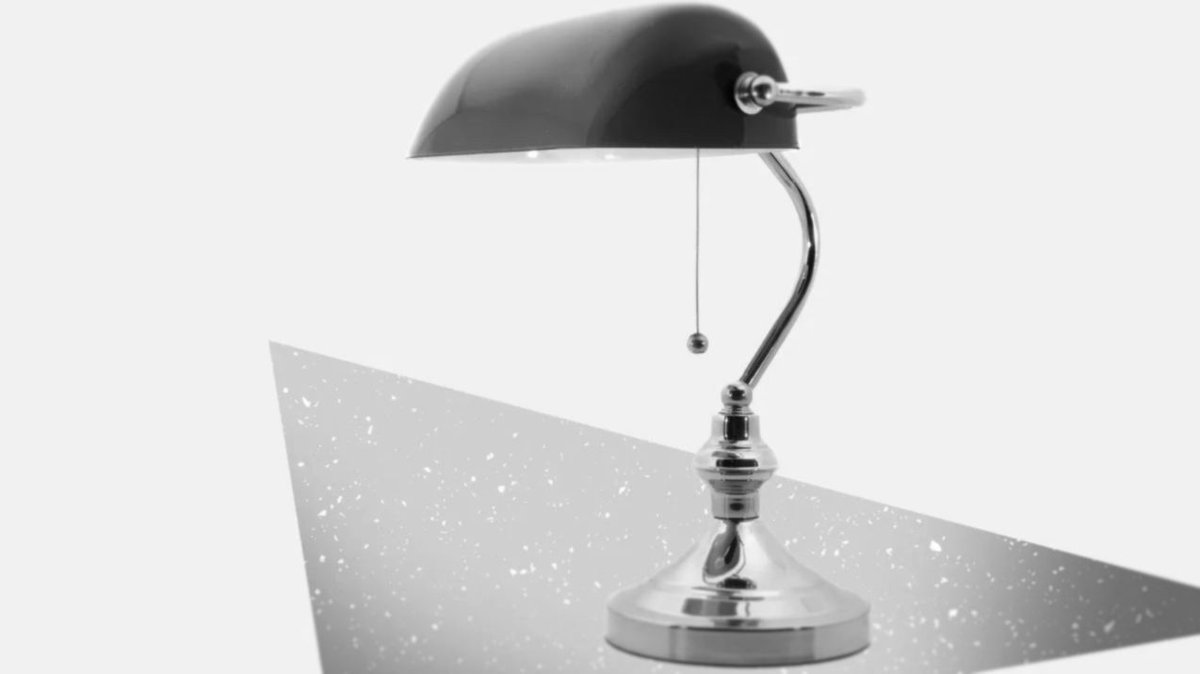 A gentleman the banker's lamp is a symbol of sophistication and elegance design. buff.ly/38M0aFq #ClassicStyle #DeskLamp #OfficeDecor #BankersLamp #TraditionalDesign