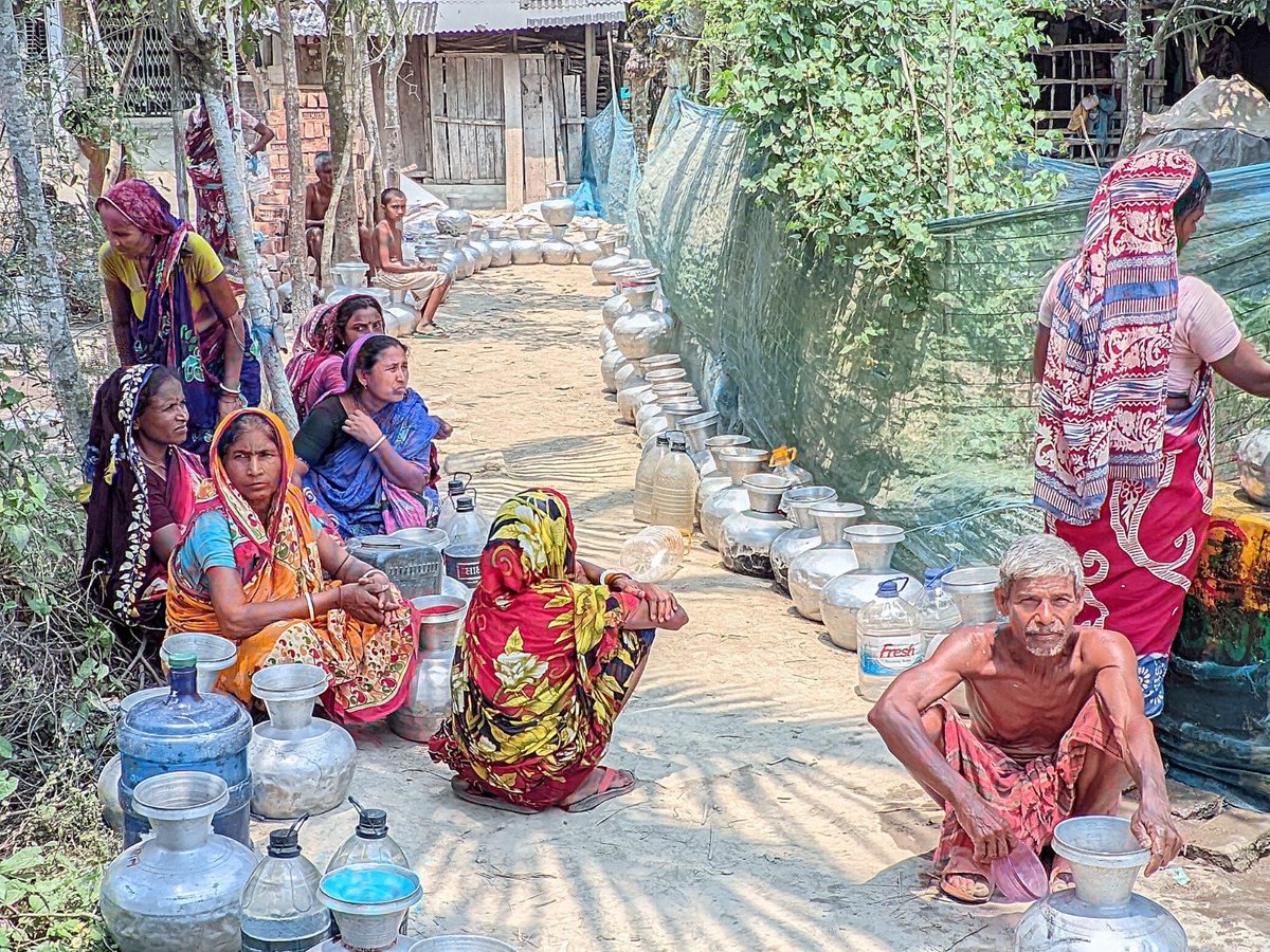 #Bangladesh, one of the most climate-affected countries, grapples w/ a persistent #WaterCrisis.

In the coastal region, fresh drinking water scarcity is extreme. 

Shockingly, UN reports show that 73% of five upazilas of #Satkhira drink saline water. 

Act NOW! 
#WaterJustice