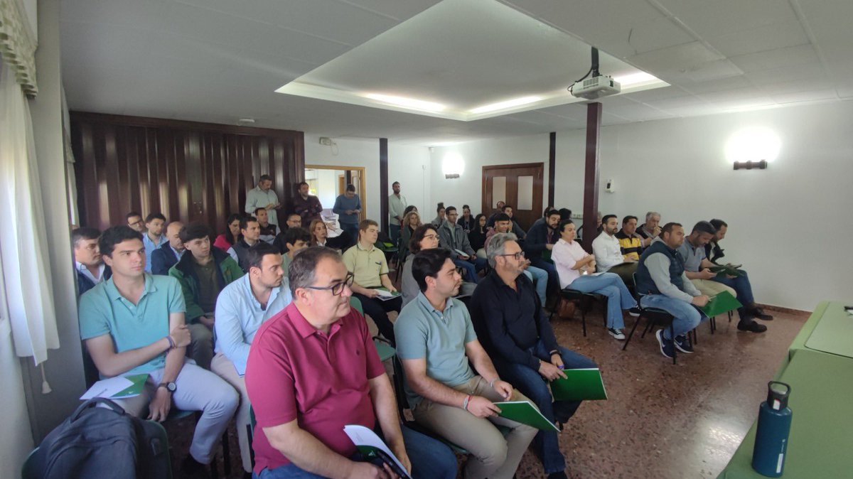 El centro #IFAPA de Palma del Río (#Córdoba) celebra una jornada sobre la situación actual en #cítricos de la plaga Scirtothrips aurantii🦗

Se ha informado sobre la dispersión en #Andalucía de esta plaga, así como sobre su reconocimiento, monitoreo y posibles métodos de control.