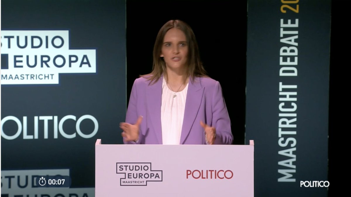 Youngest candidate on this stage is making most sense. Mayliss Rossberg from EFA, born in 2000, says "the promise we were given has failed"

She notes🇪🇺structures still coddle national governments. "The EU doesn't have to be a club of states, it should be a union of its citizens"
