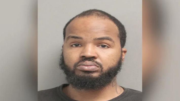 Houston Restaurant Employee Arrested For Putting His Genitals On Food & Possession Of Explicit Videos & Photos Of Underage Children dlvr.it/T69yG6