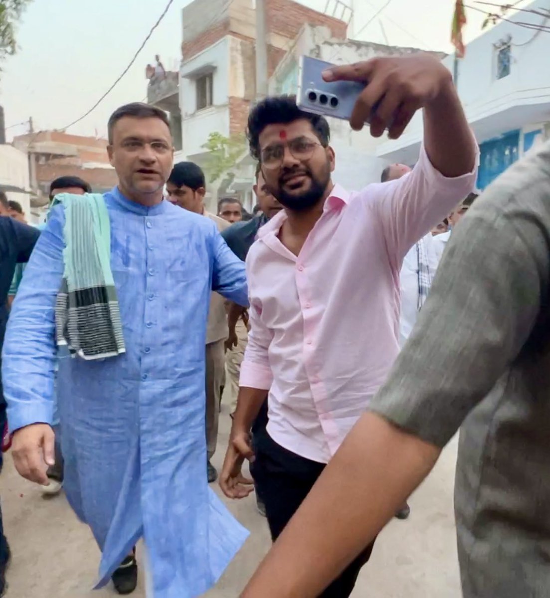With #Bahadurpura MLA Janab Mohd Mubeen Campaigned For Barrister #AsaduddinOwaisi ( #Hyderabad #MP Candidate) Today In Various Areas Of Madina Colony, #Vattepally and Surrounding Areas Of #Bahadurpura Constituency & Urged #Voters To #Vote For #AIMIM🪁

#Vote4Kite🪁 #Elections2024