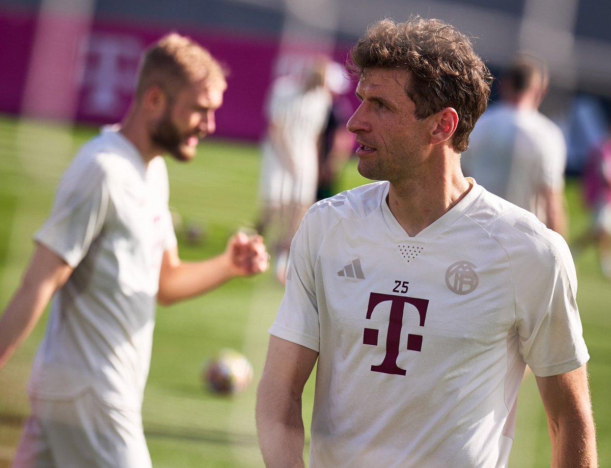 FCBayernEN tweet picture