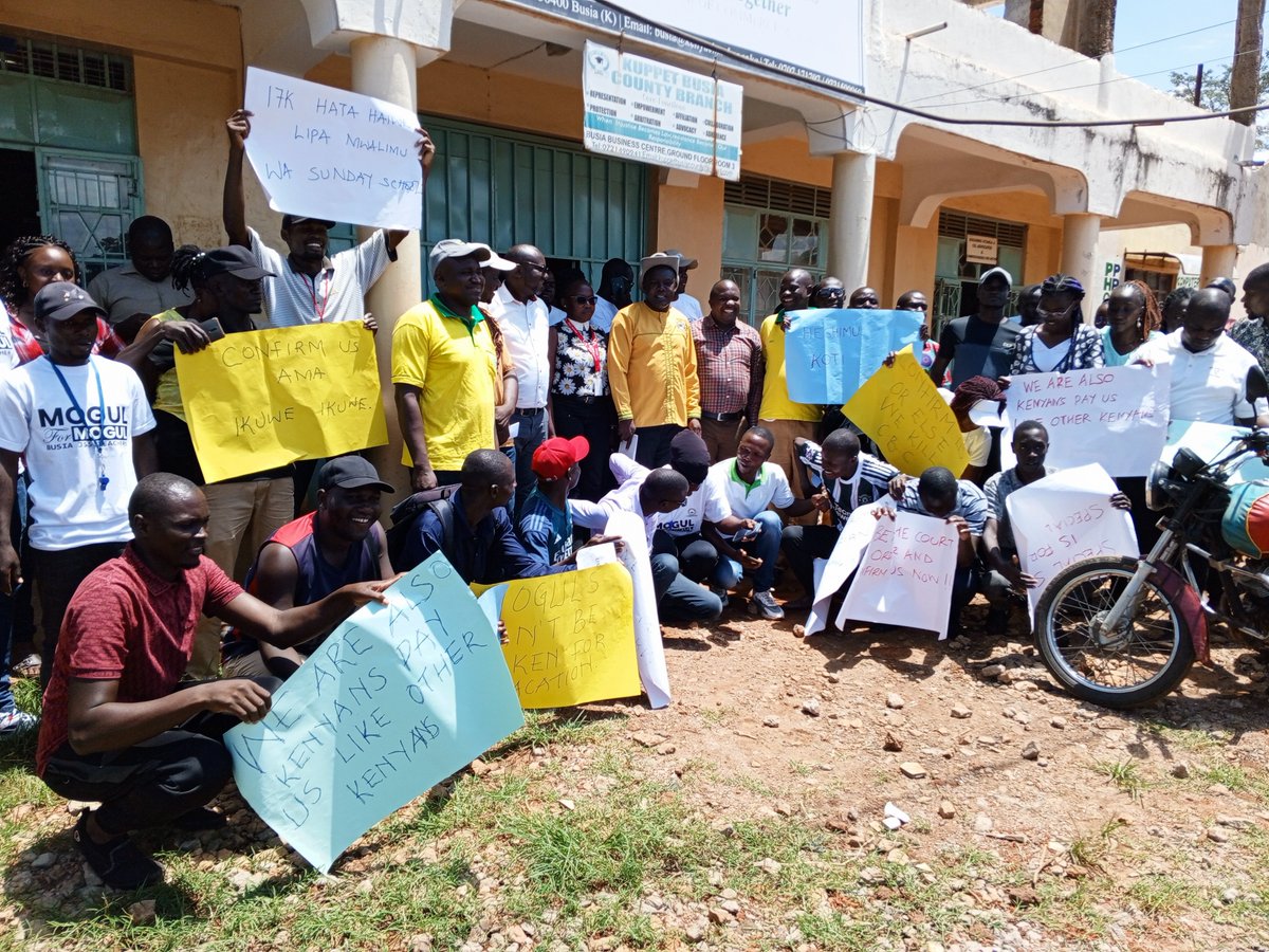 Jss teachers demonstrating in Busia