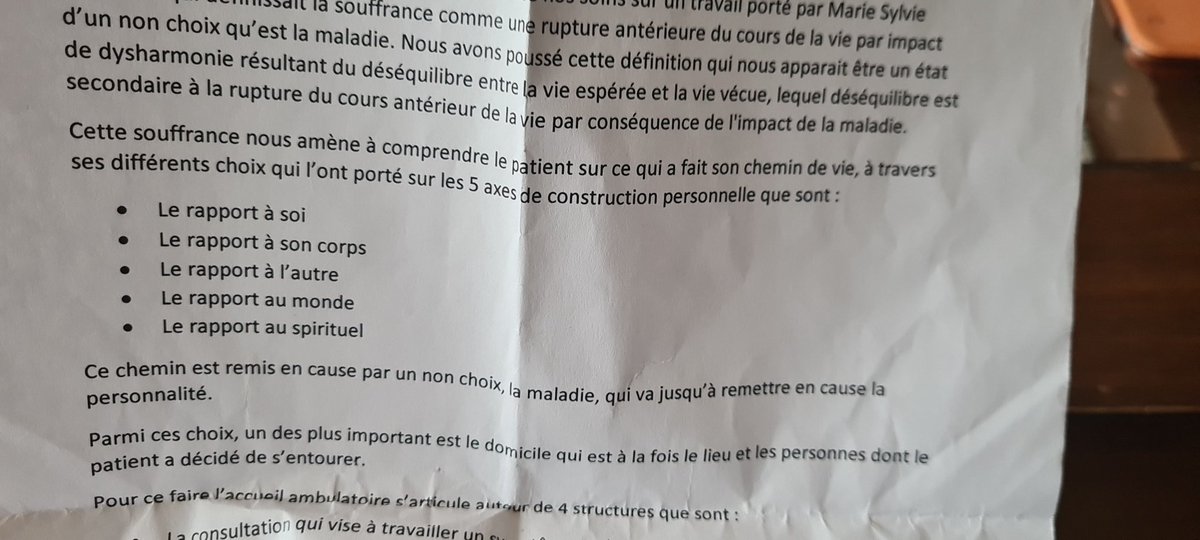 Dans l'Unité de Soins Palls ds laquelle je me rends, ils ont inauguré 1 hôpital de jour av la volonté de lutter contre la souffrance, ds 1 définition particulièrement globale Le seul fait qu'1 telle ambition soit portée est impressionnant Voilà ce que certains tentent encore