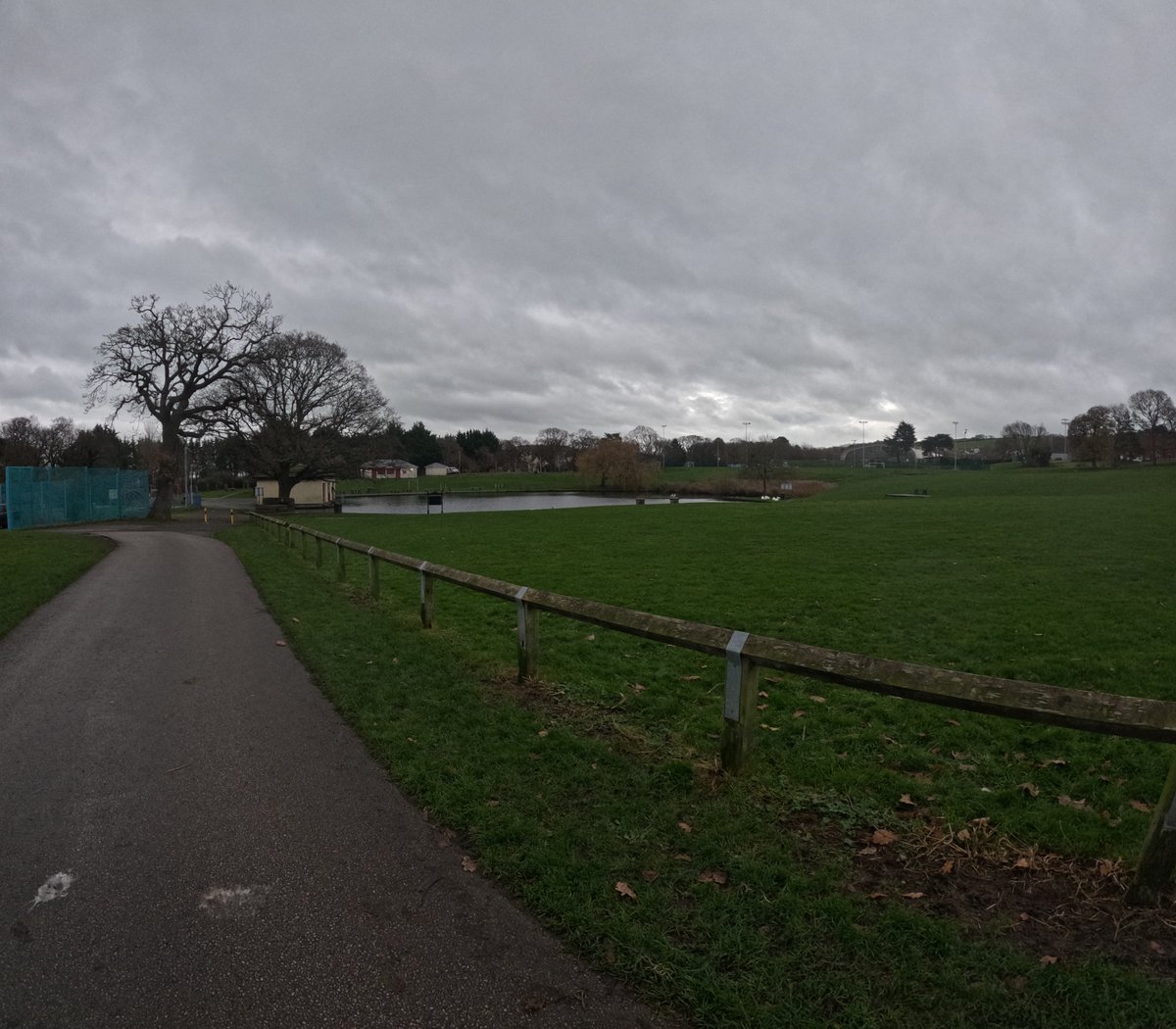 #colwynbay #eiriaspark

Hello everyone this is Eirias Park in Colwyn Bay during a grim day in December 2023!