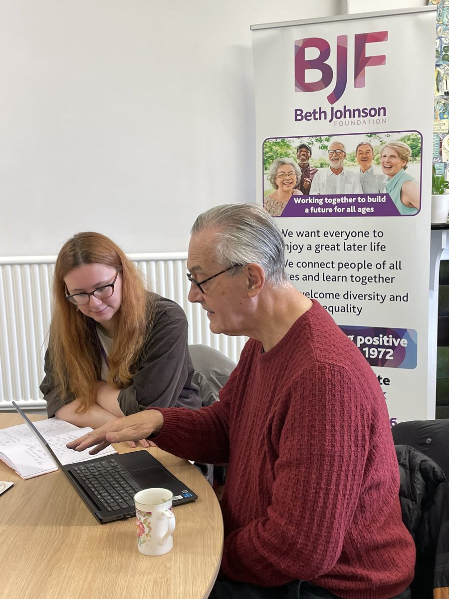 Plenty of chats and smiles with digital support at our Tea & Tech session today #digitalfriends #digitalinclusion #volunteersarethebest